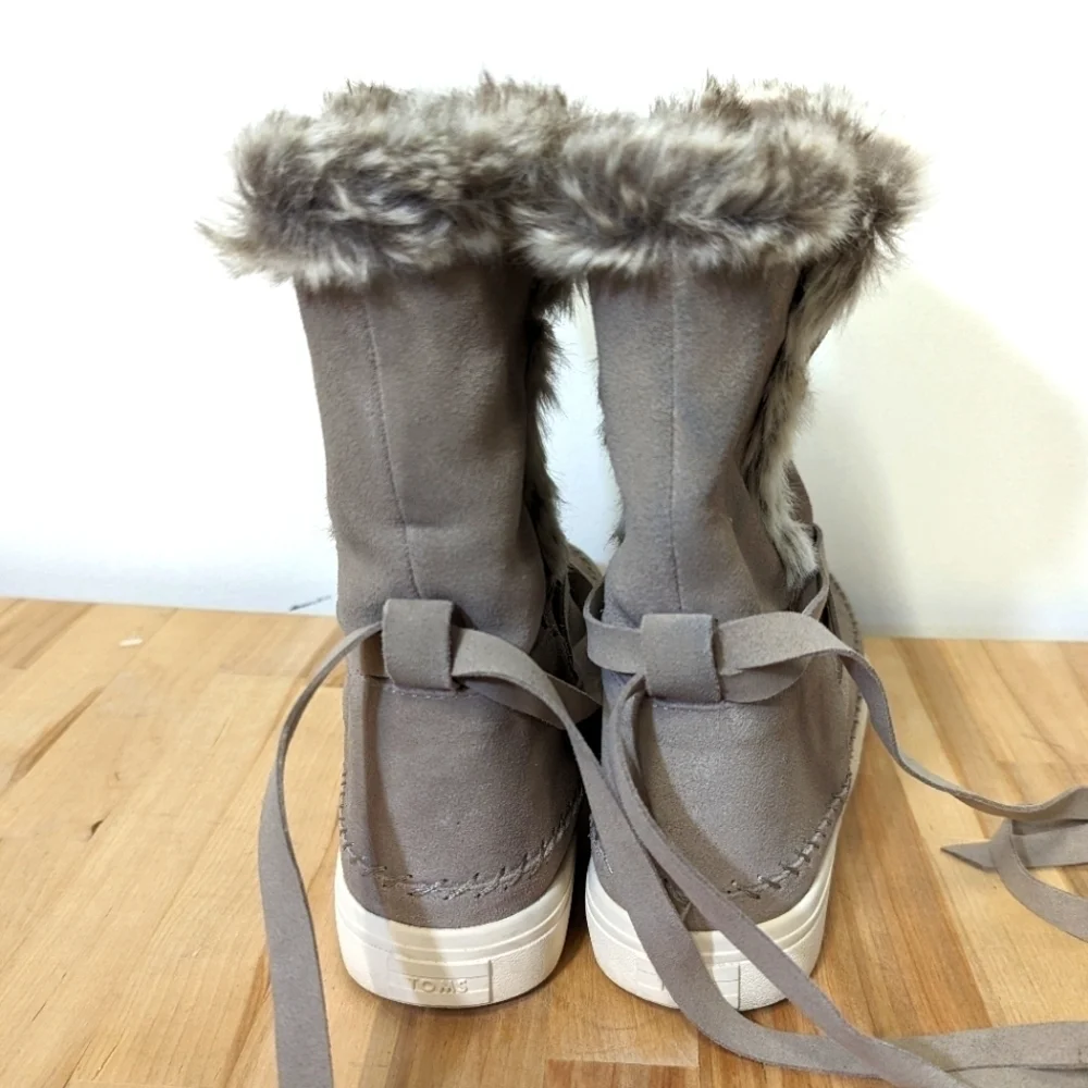 TOMS Vista Desert Taupe Suede Boots with Faux Fur and Ties 8